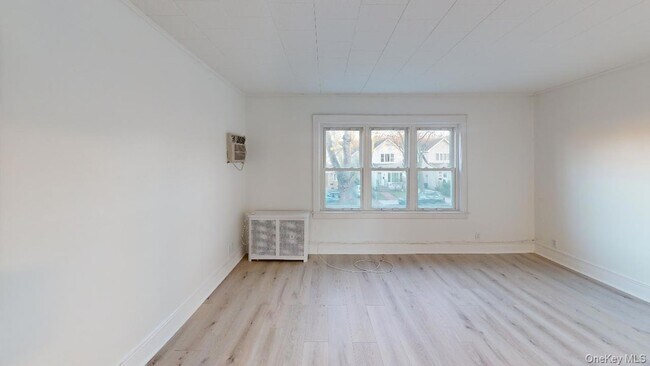 Building Photo - 96-23 72nd Rd