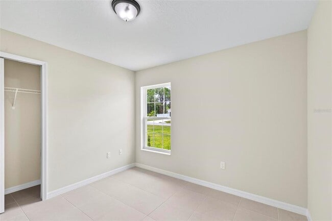 Building Photo - 11 Buffalo Grove Dr
