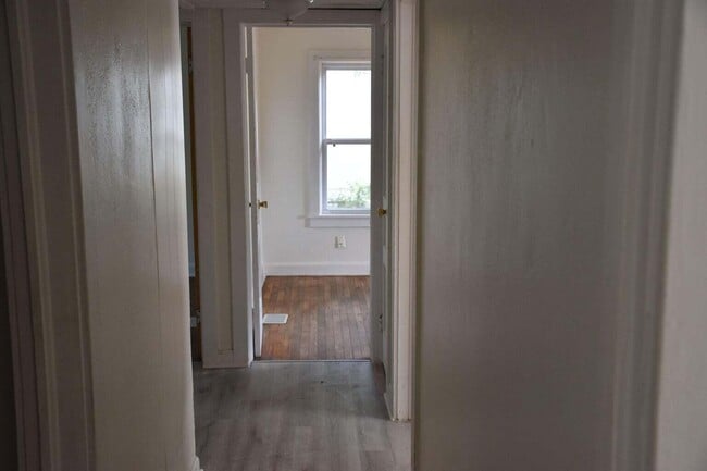 Building Photo - 326 Dixie St