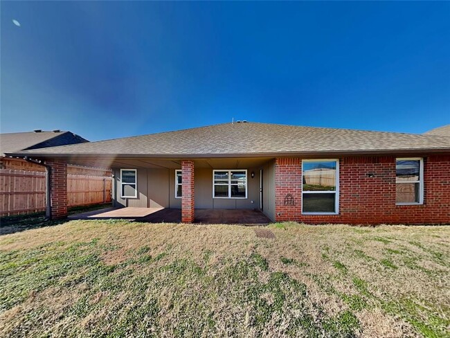 Building Photo - Luxury 4 Bedroom 2 Bathroom Home in Deer C...