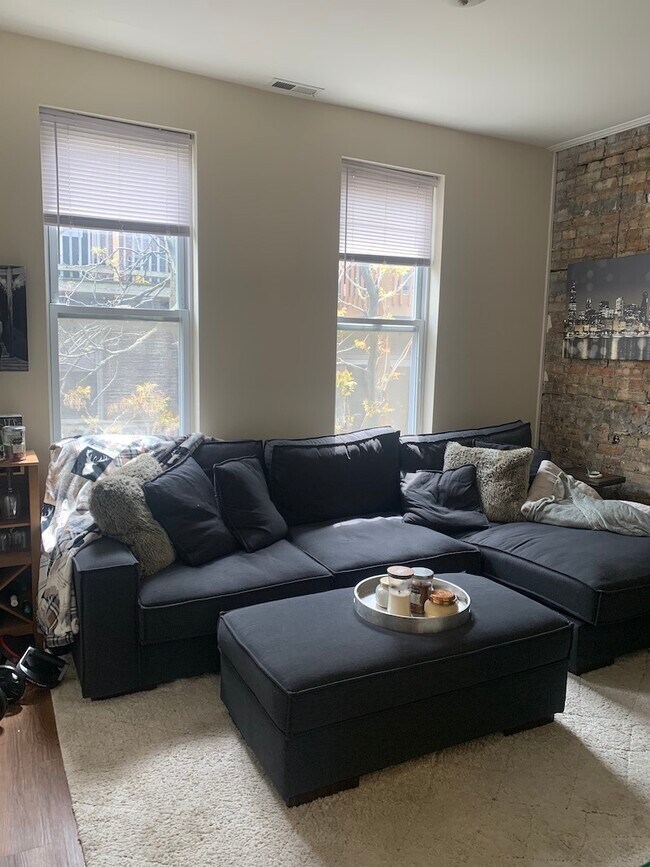 Building Photo - 1738 W Huron St