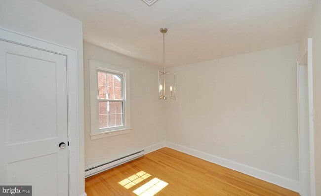 Building Photo - 31 W Whitlock Ave