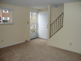 Building Photo - 2085 Revere Dr