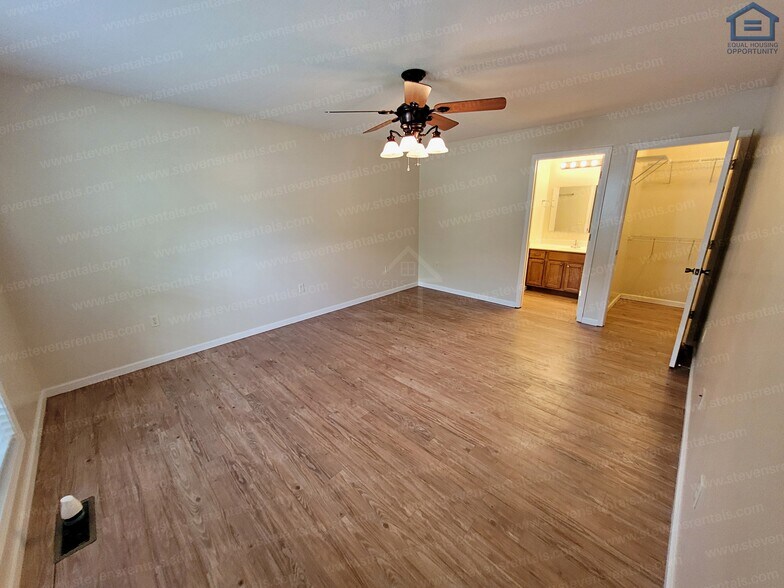 Building Photo - 511 Forrest Cove Ln