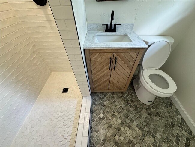 Building Photo - 276 Camp Glisson Rd