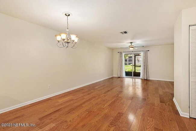 Building Photo - 5 Arbor Club Dr