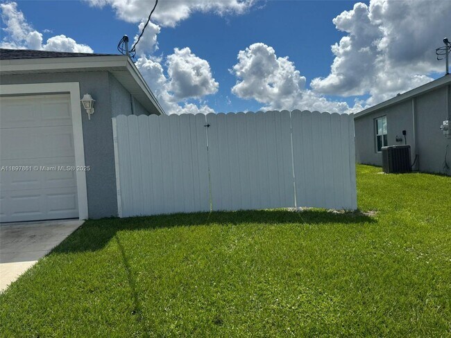 Building Photo - 1150 Norge Ct