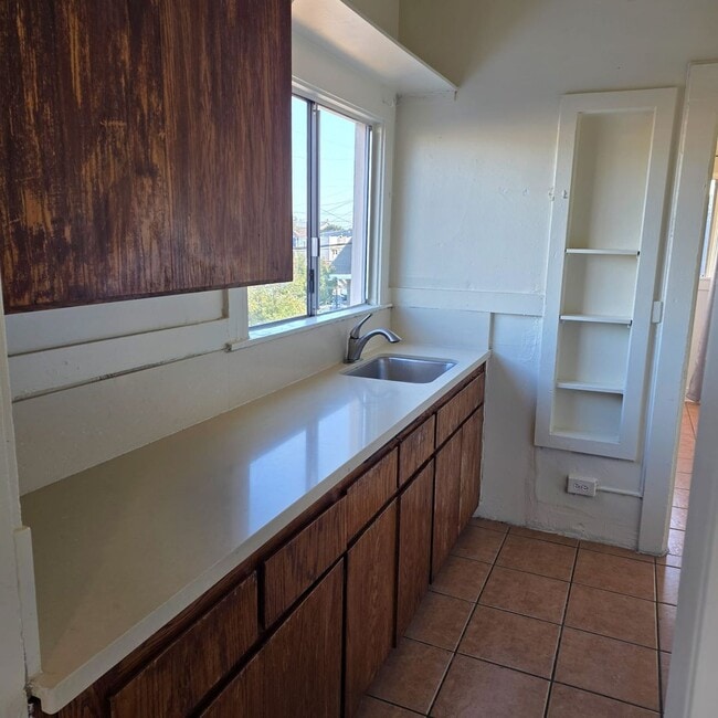 Building Photo - 5125 Bancroft Ave