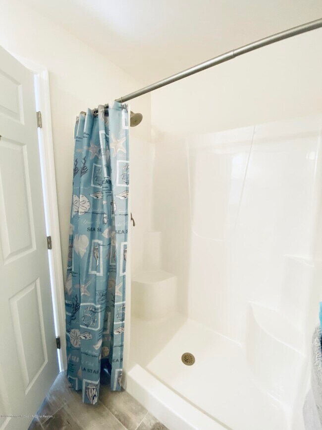 Building Photo - 1402 C St