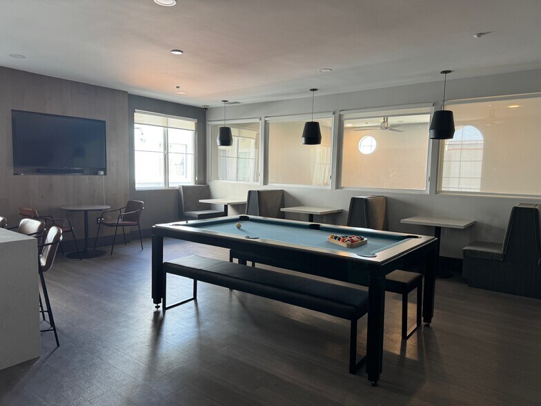 Entertainment and Meeting Room - 3950 Ohio St