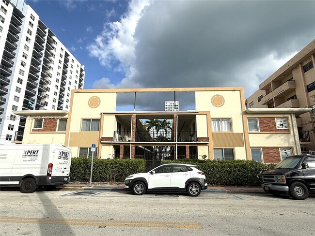 Building Photo - 6885 Byron Ave