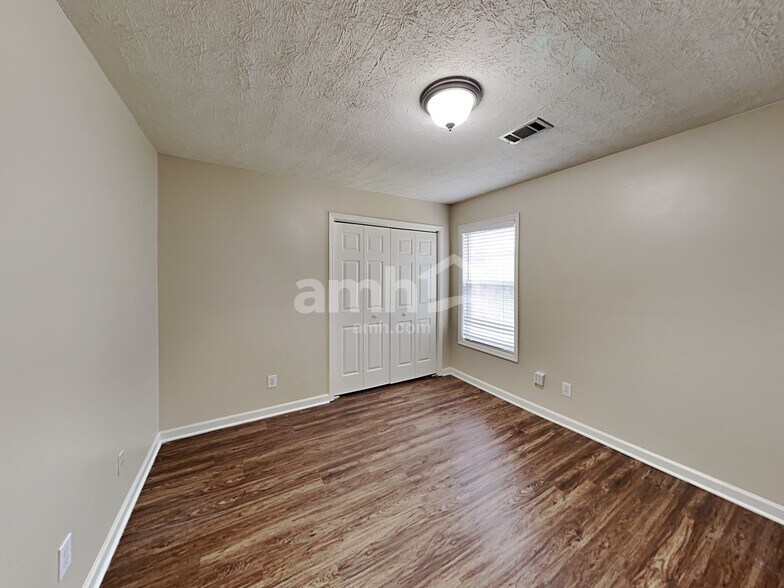 Building Photo - 805 Chatham Park Dr