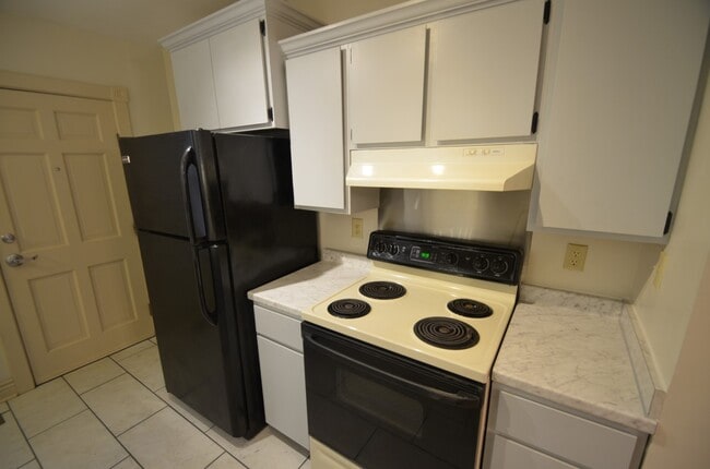 Electric stove and refridgerator. - 500 E Beck St