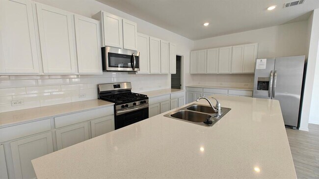 Building Photo - 106 Arbordale St