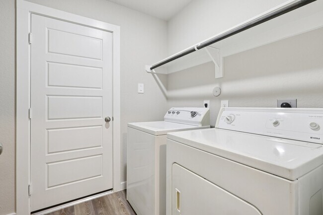 Building Photo - 920 Gentle Moss Dr