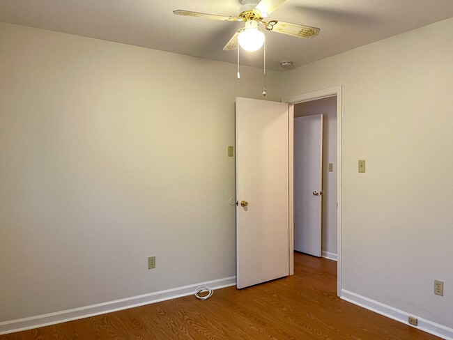 Building Photo - 238 Bull Run Dr