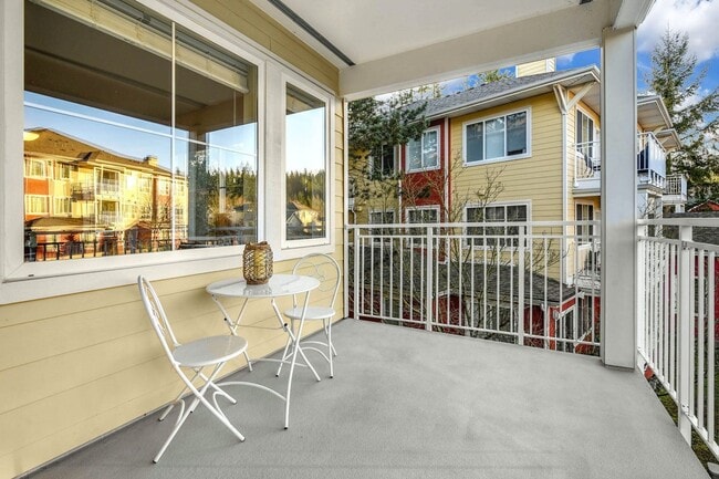 Building Photo - Charming 1 Bedroom Sammamish Condo
