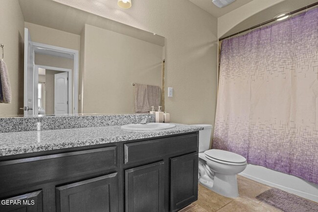 Building Photo - 4040 Loma Dante