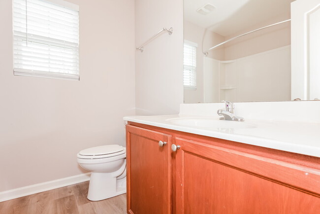 Building Photo - 204 Ravenridge Ct