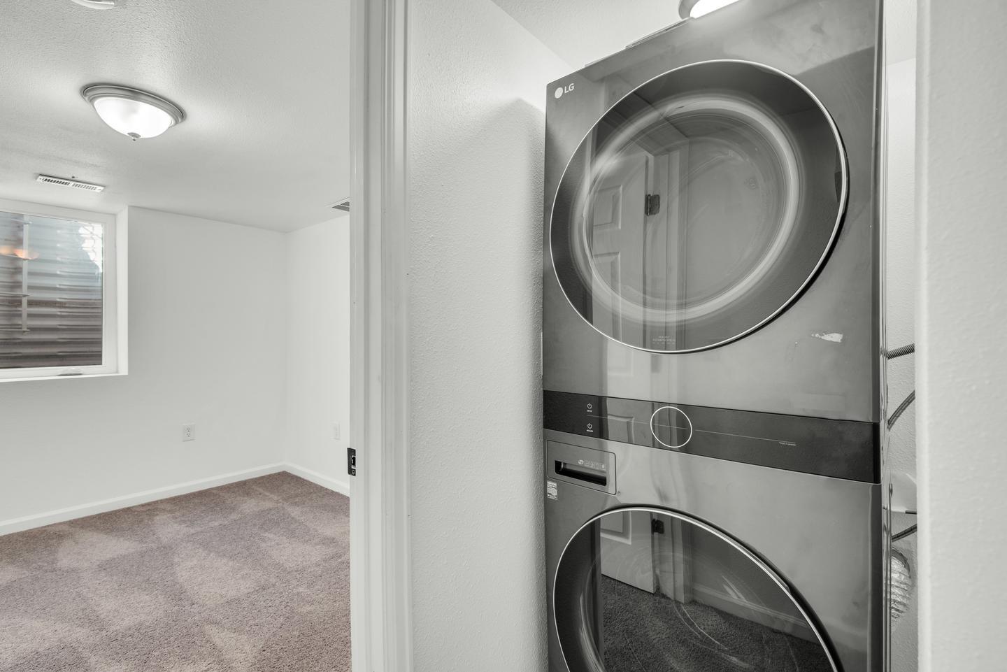 Building Photo - Move-in-ready Park Hill home with oversize...