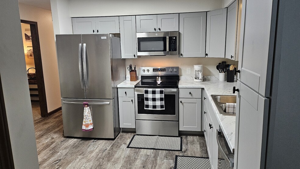 New Stainless Steal Appliances - 2406 Roxbury Rd