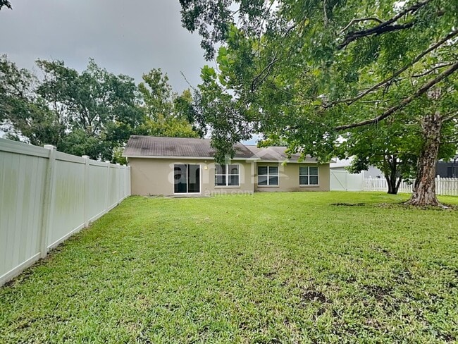 Building Photo - 12131 Woodglen Cir