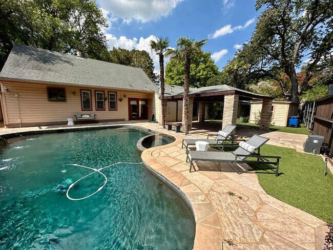 Building Photo - Wonderful newly updated home for rent in t...