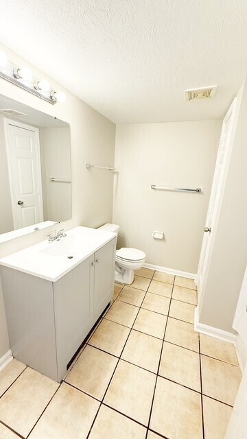 Building Photo - 4632 GOLDEN MEADOW COURT