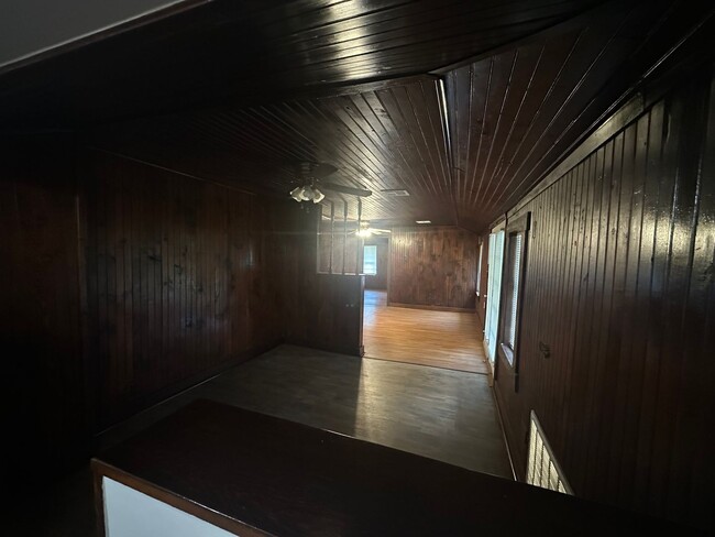 Building Photo - 4 Bed, 2 Bath, 2 dInng, 2 Living