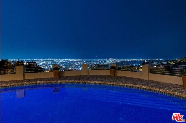 Building Photo - 8825 Hollywood Blvd