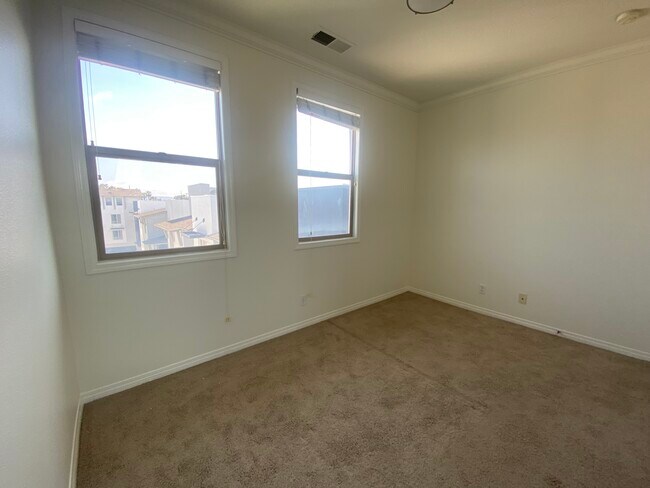 Second bedroom - 5404 W 149th Pl