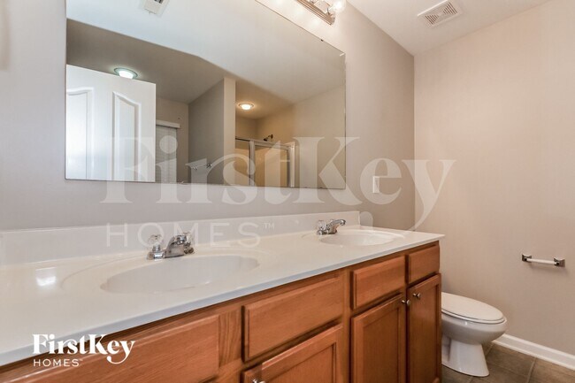 Building Photo - 16422 Austringer Pl