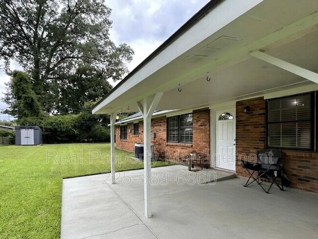 Building Photo - 15482 Patricia Dale Dr