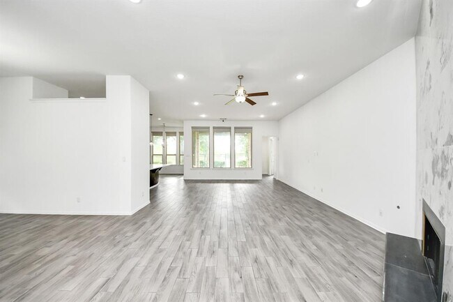 Building Photo - 10910 Wardrop Pl