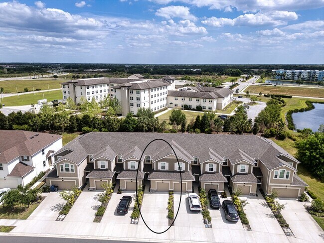 Building Photo - Stunning 3 Bed Townhouse for Rent in Lakewood Ranch! Spacious, Modern, and Move-In Ready!