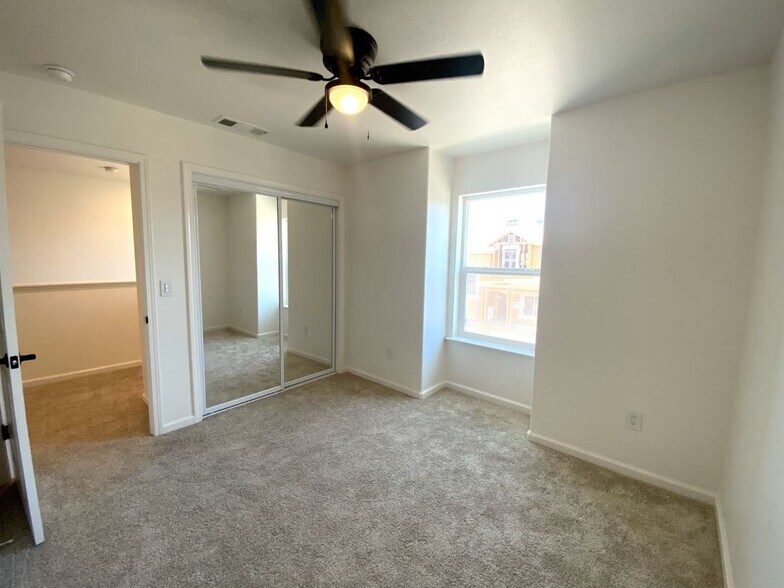 Building Photo - 1329 Hermosa Dr