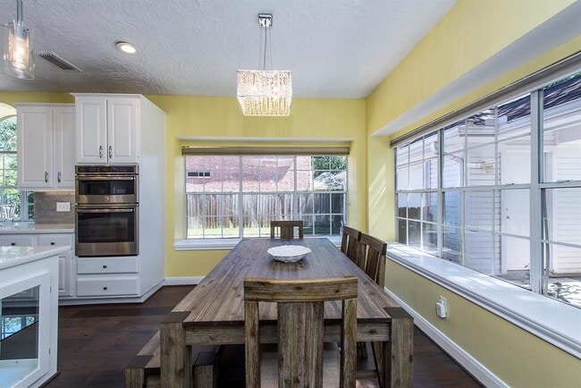 Building Photo - 14111 Manderly Dr