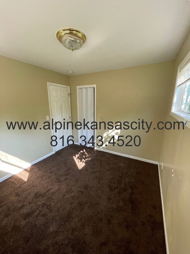 Building Photo - Ruskin Ranch, Section 8 Ready!
