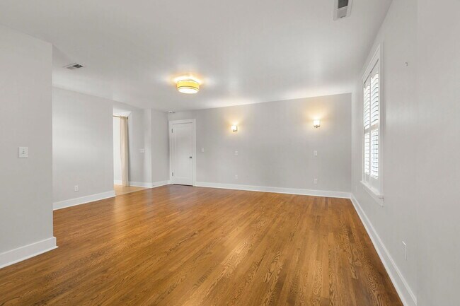 Building Photo - 2715 NE 35th Ave