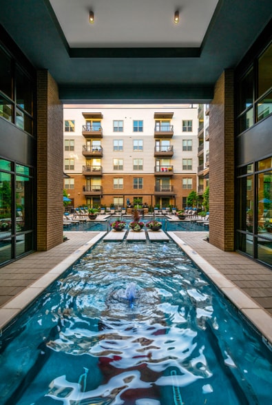 Building Photo - 3551 Wilshire Wy