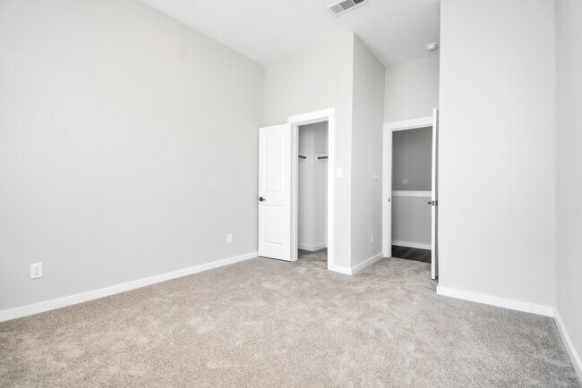 Building Photo - 8419 Berry Brush Ln