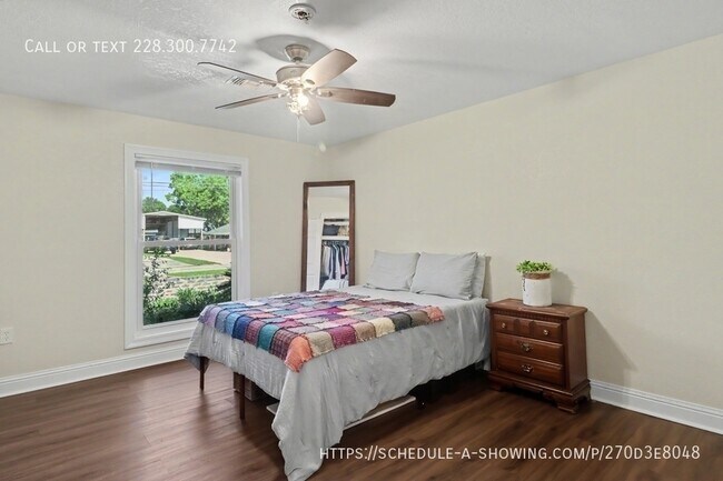 Building Photo - 412 Woodland Park Dr