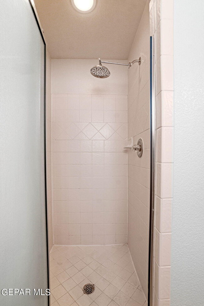 Building Photo - 6753 Parque Del Sol Dr