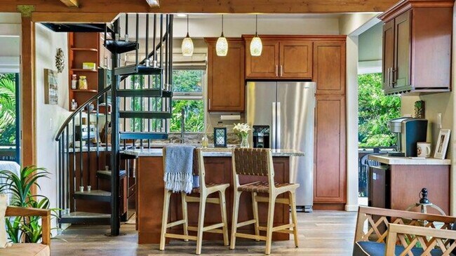 Building Photo - BK-1284