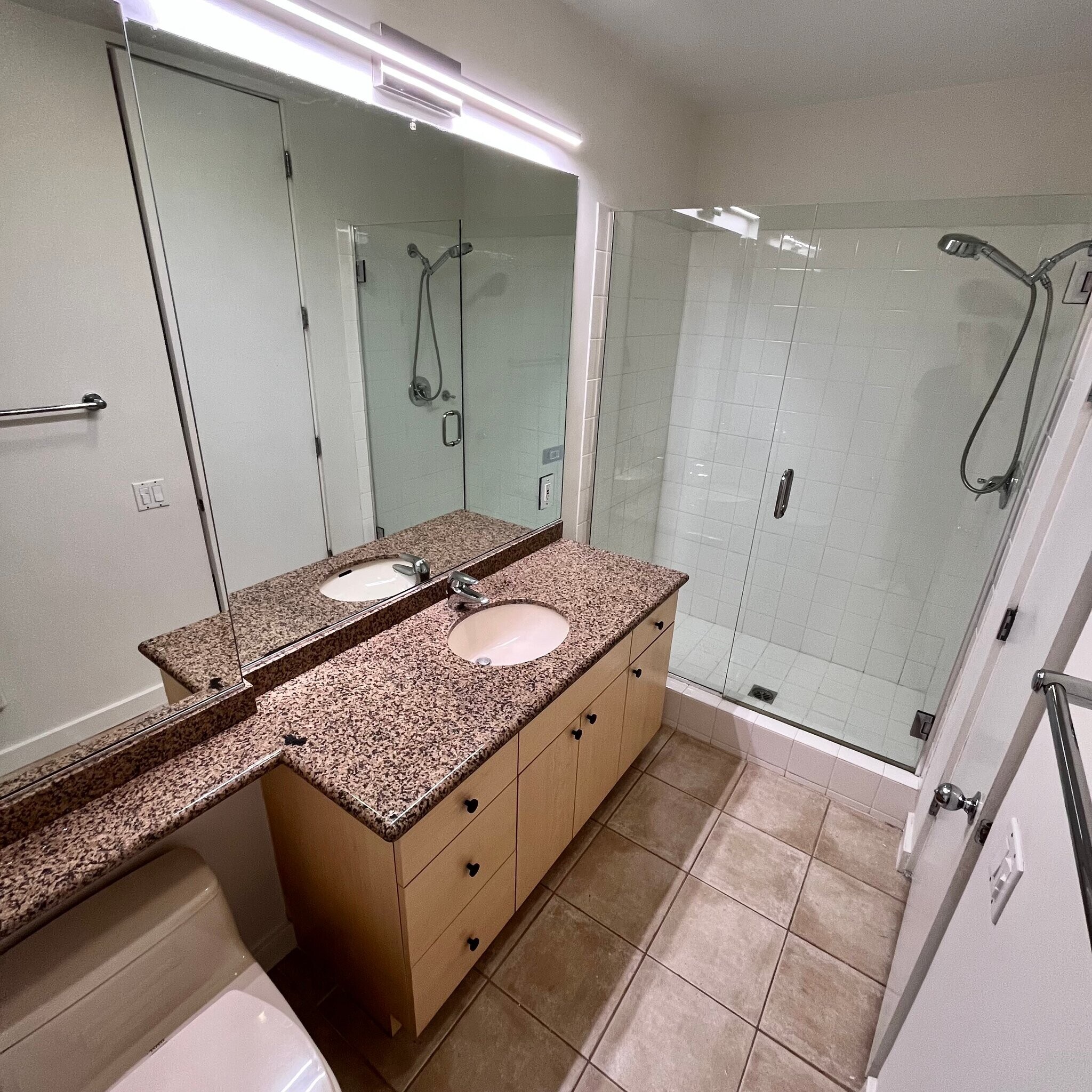 Building Photo - 330 S Barrington Ave