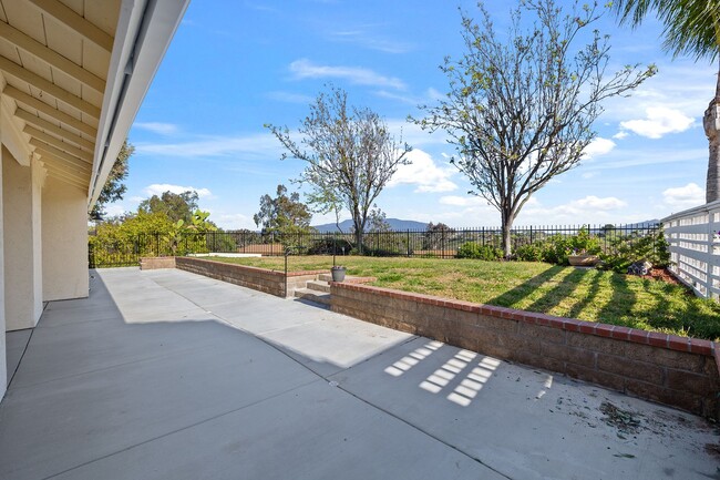 Building Photo - Updated 3-Bedroom Home with Modern Upgrade...