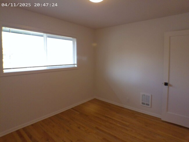 Building Photo - 3712 SE 56th Ave
