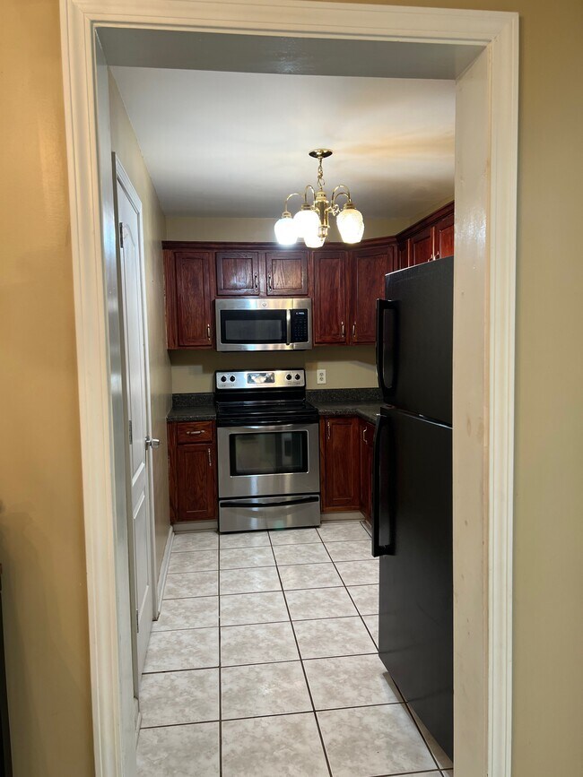 Kitchen - 103 Horseshoe Springs Ct NE