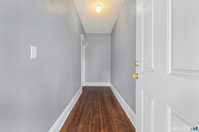 Building Photo - 141 Homestead Ave
