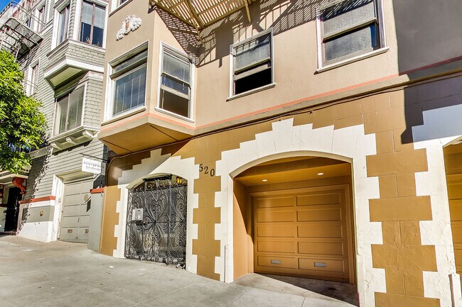 Building Photo - 520 Scott